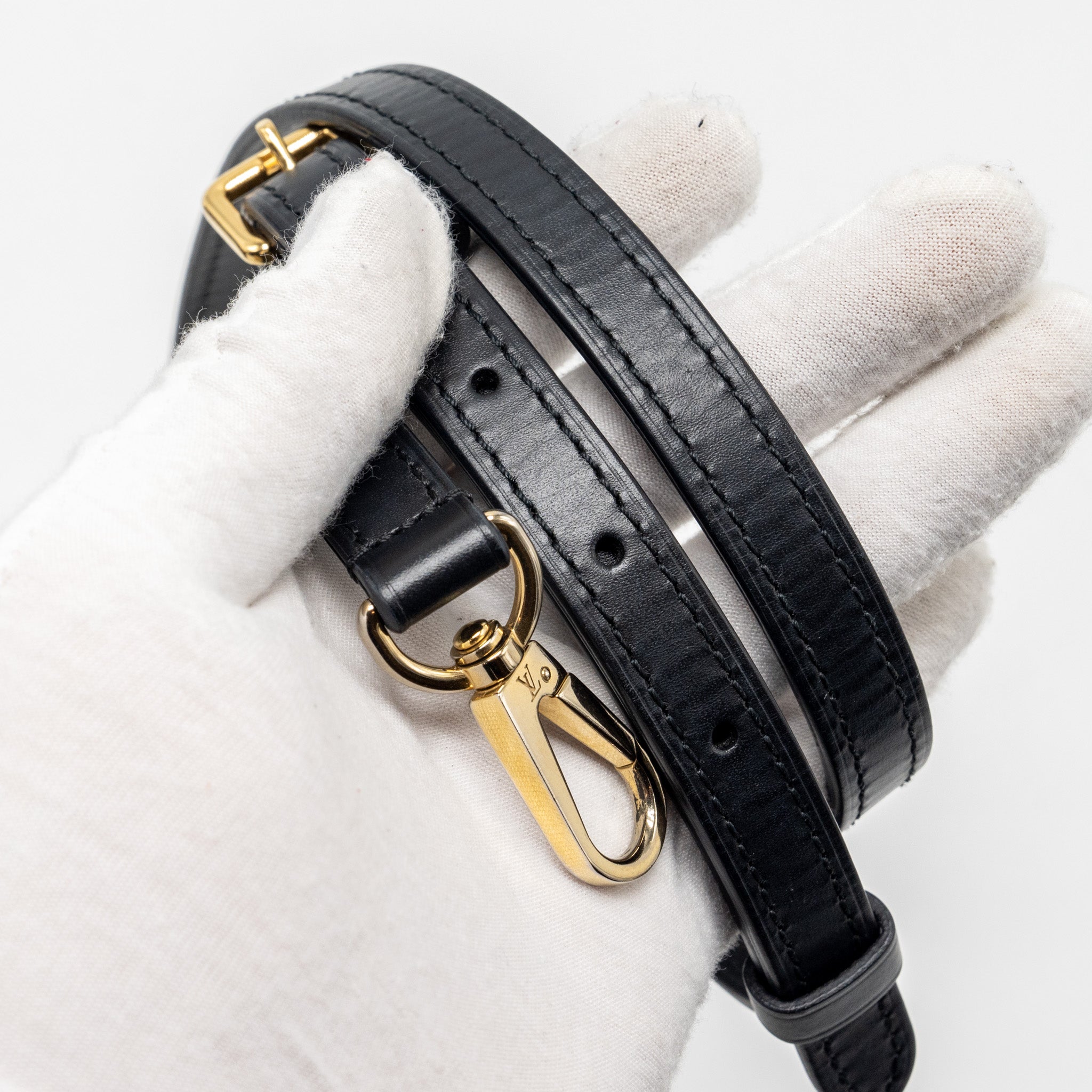 AAA Replica Louis Vuitton LV CANNES MONOGRAM REVERSE CANVAS GHW
