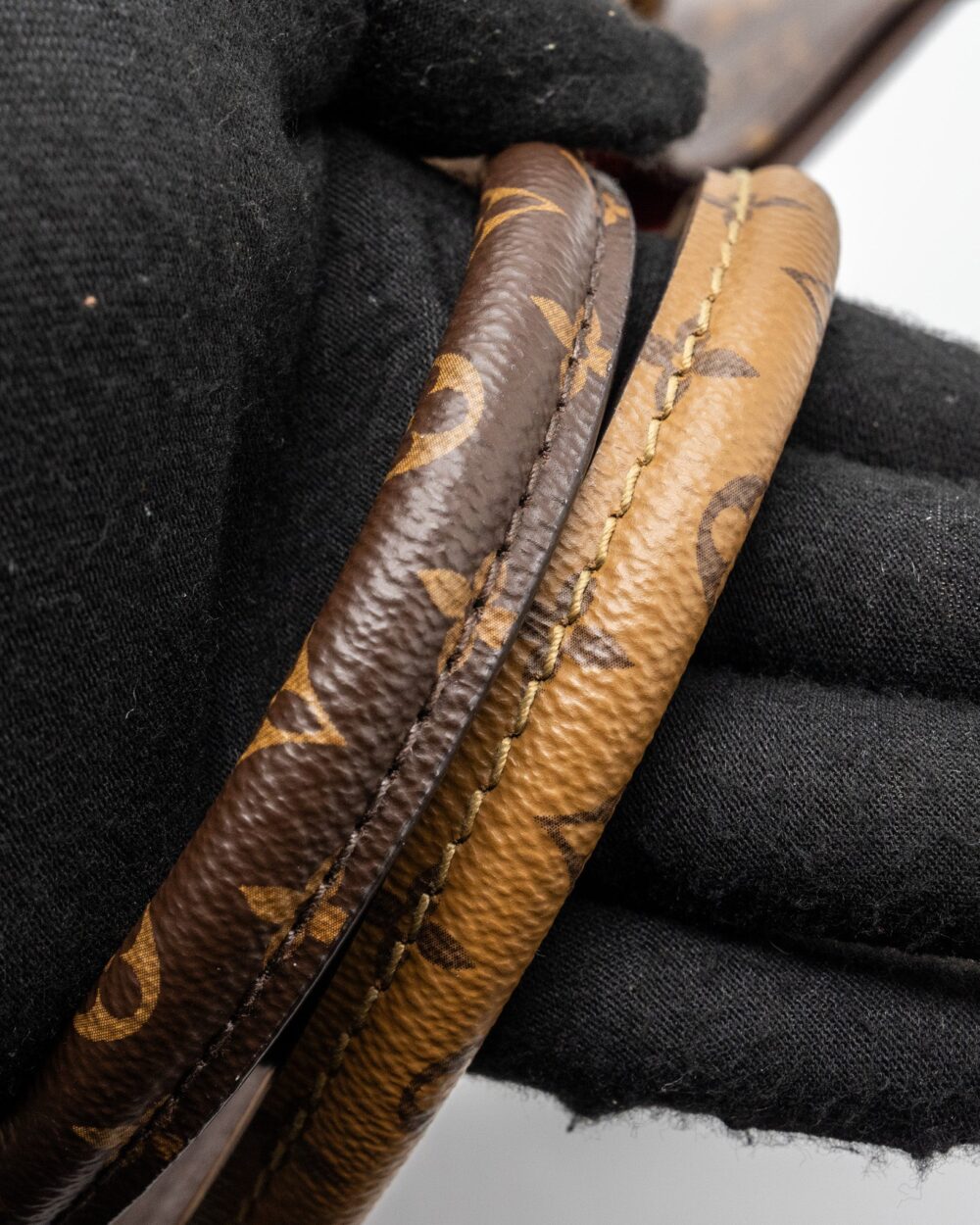 AAA Replica Louis Vuitton LV ONTHEGO GM MONOGRAM REVERSE CANVAS GHW