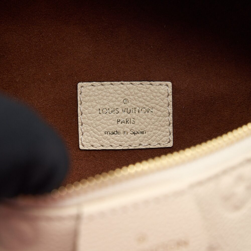 AAA Replica Louis Vuitton LV MONOGRAM EMPREINTE BUMBAG WHITE