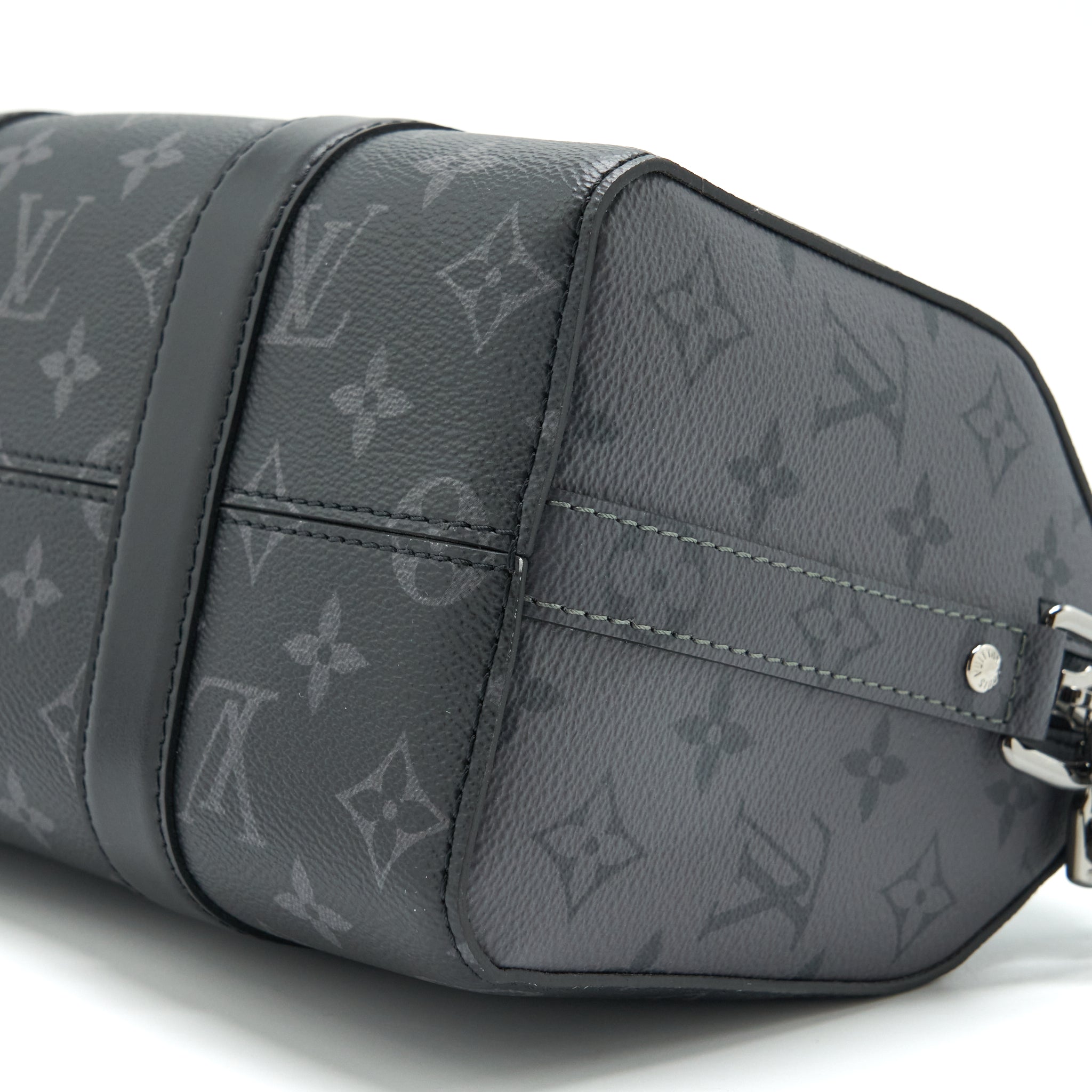 AAA Replica Louis Vuitton LV CITY KEEEPALL 27CM MONOGRAM ECLIPSE AND MONOGRAM ECLIPSE REVERSE