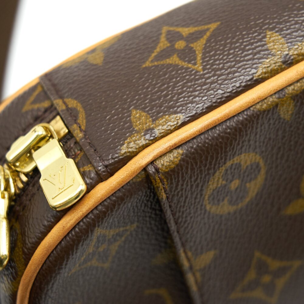 AAA Replica Louis Vuitton LV VINTAGE POCHETTE GANGE CROSSBODY BUM BAG