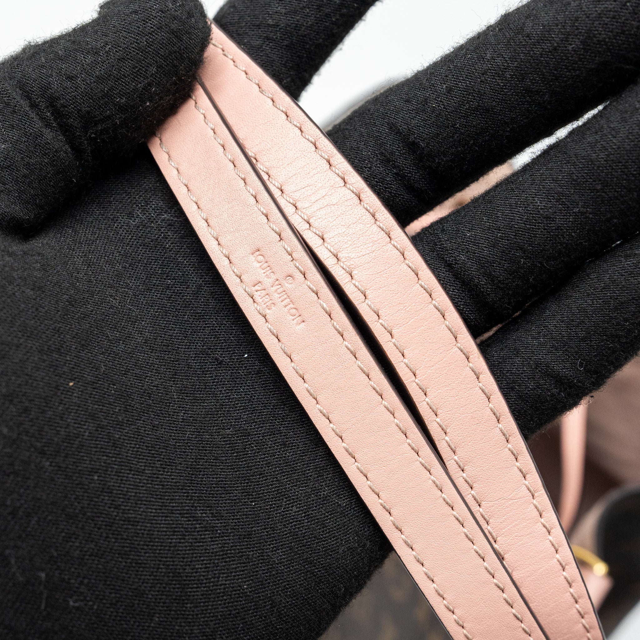 AAA Replica Louis Vuitton LV NEONOE MONOGRAM CANVAS / ROSE POUDRE GHW
