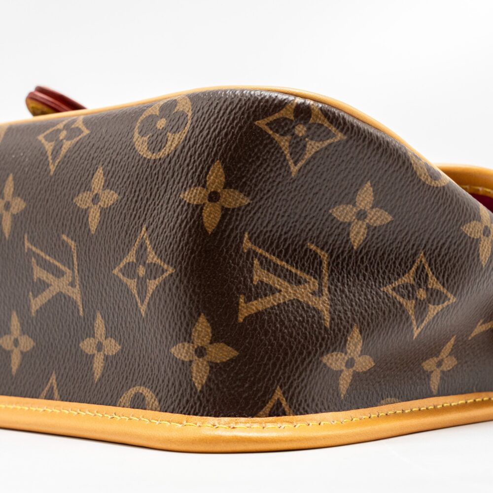 AAA Replica Louis Vuitton LV DIANE BAG WITH FUCHSIA STRAP MONOGRAM CANVAS GHW