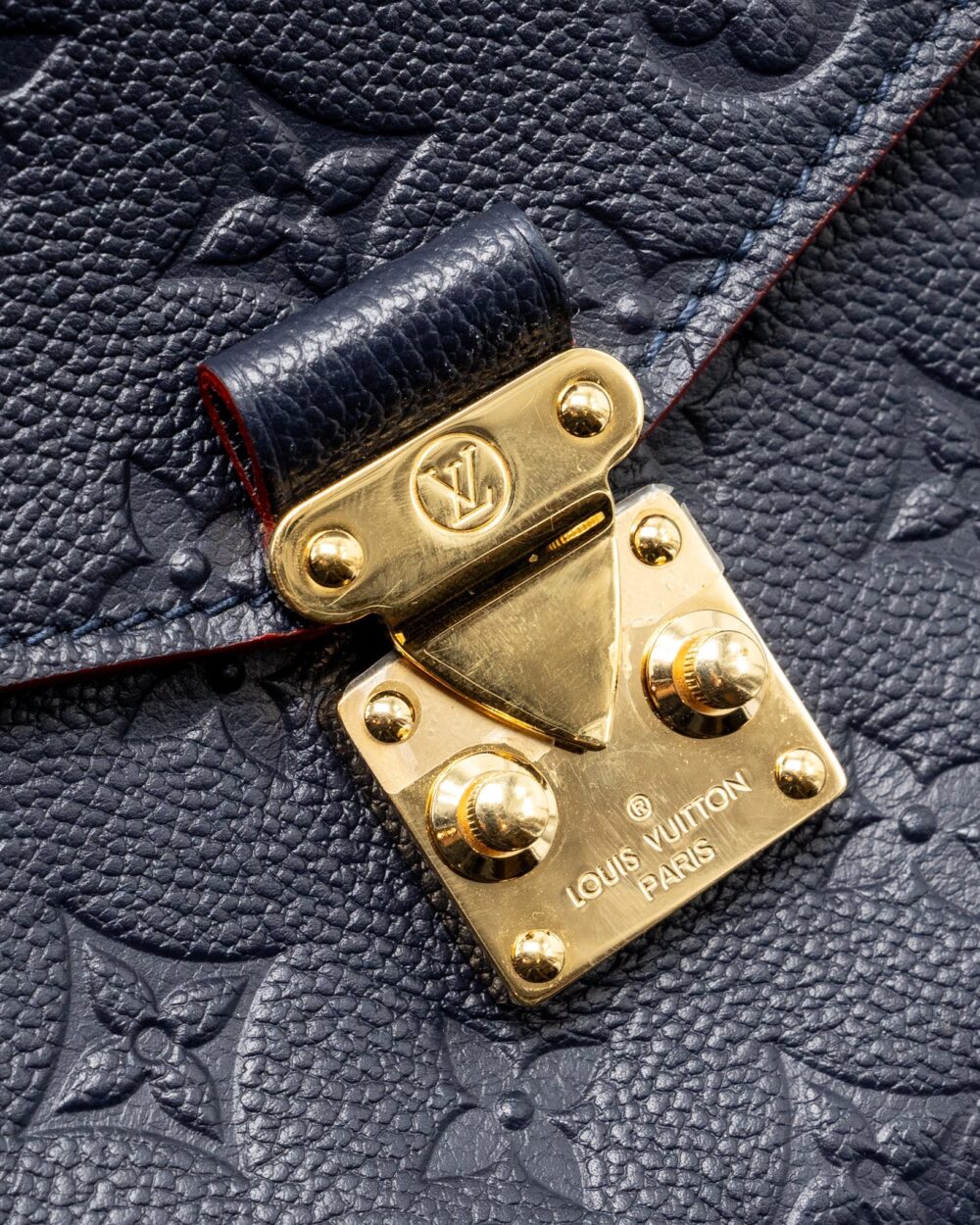 AAA Replica Louis Vuitton LV POCHETTE METIS MONOGRAM EMPREINETE NAVY GHW