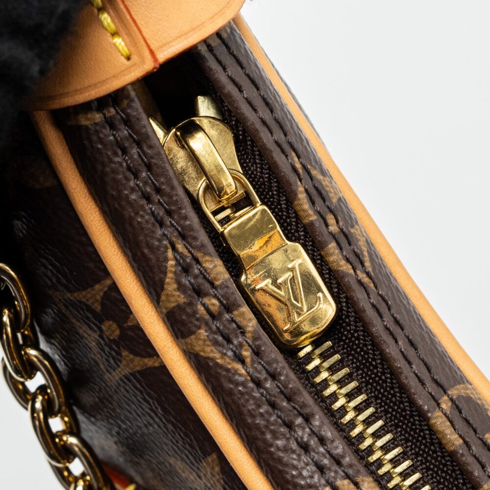 AAA Replica Louis Vuitton LV LOOP BAG MONOGRAM CANVAS GHW(NEW VERSION)