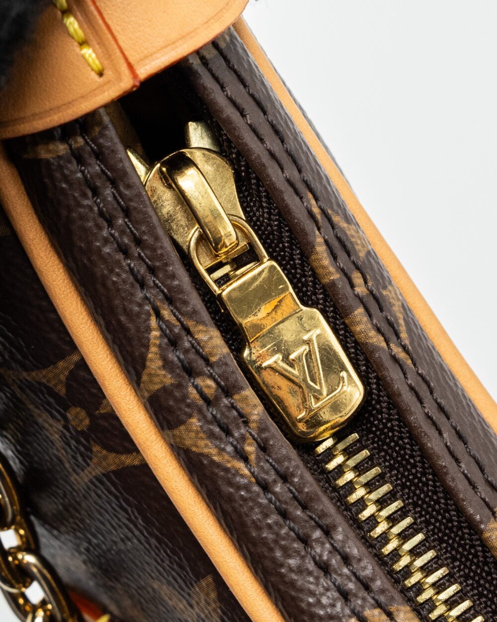 AAA Replica Louis Vuitton LV LOOP BAG MONOGRAM CANVAS GHW(NEW VERSION)