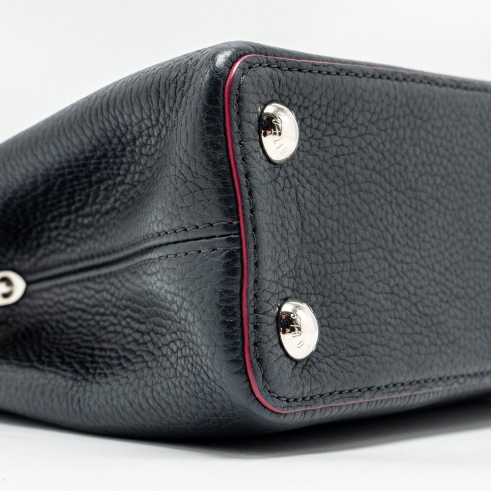 AAA Replica Louis Vuitton LV CAPUCINES BB TAURILLON NAVY SHW