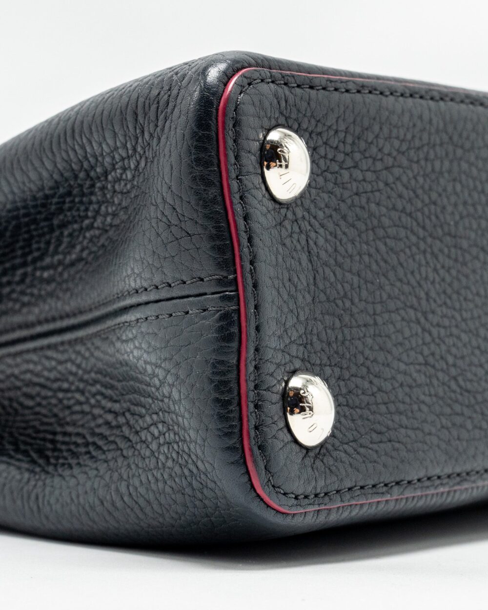 AAA Replica Louis Vuitton LV CAPUCINES BB TAURILLON NAVY SHW