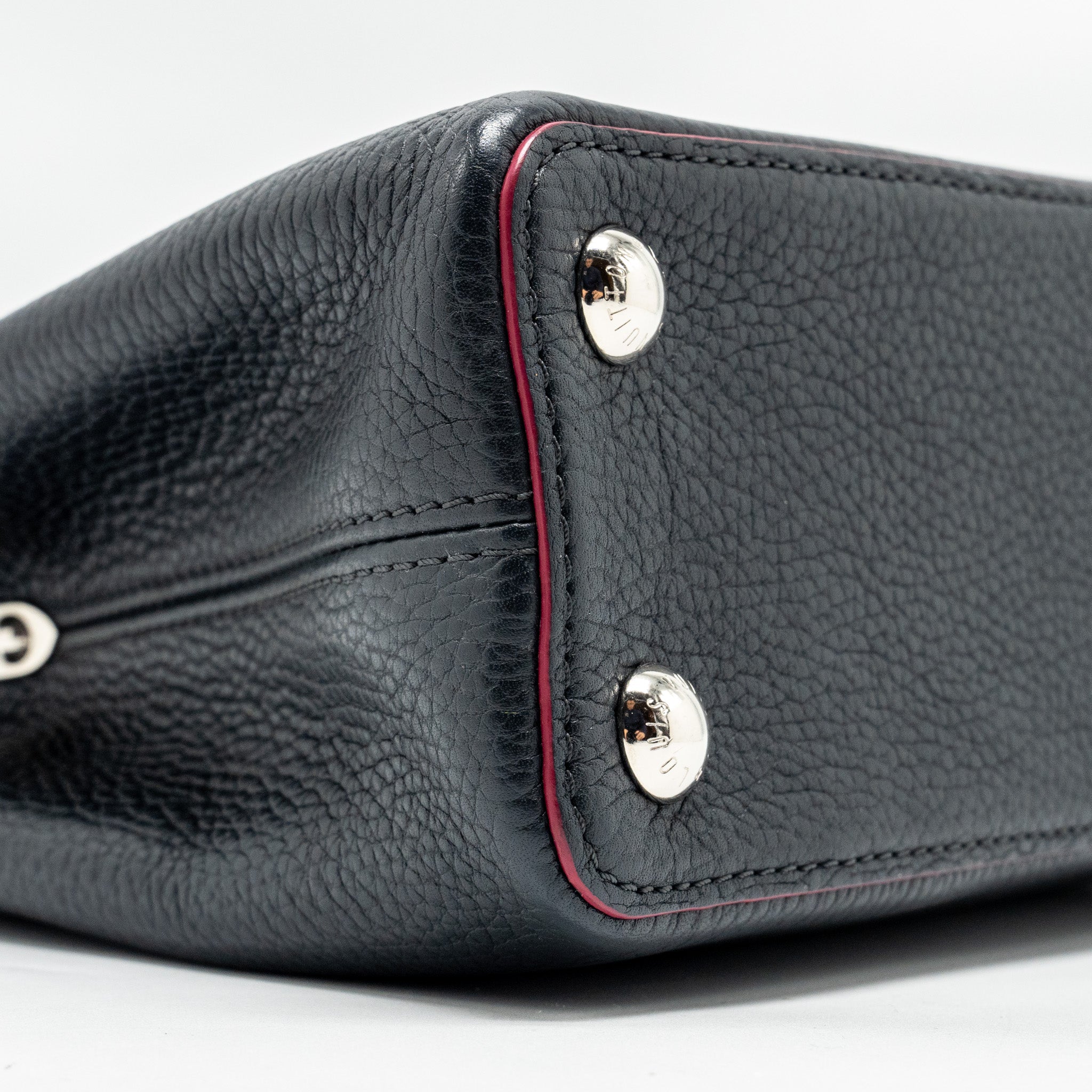 AAA Replica Louis Vuitton LV CAPUCINES BB TAURILLON NAVY SHW