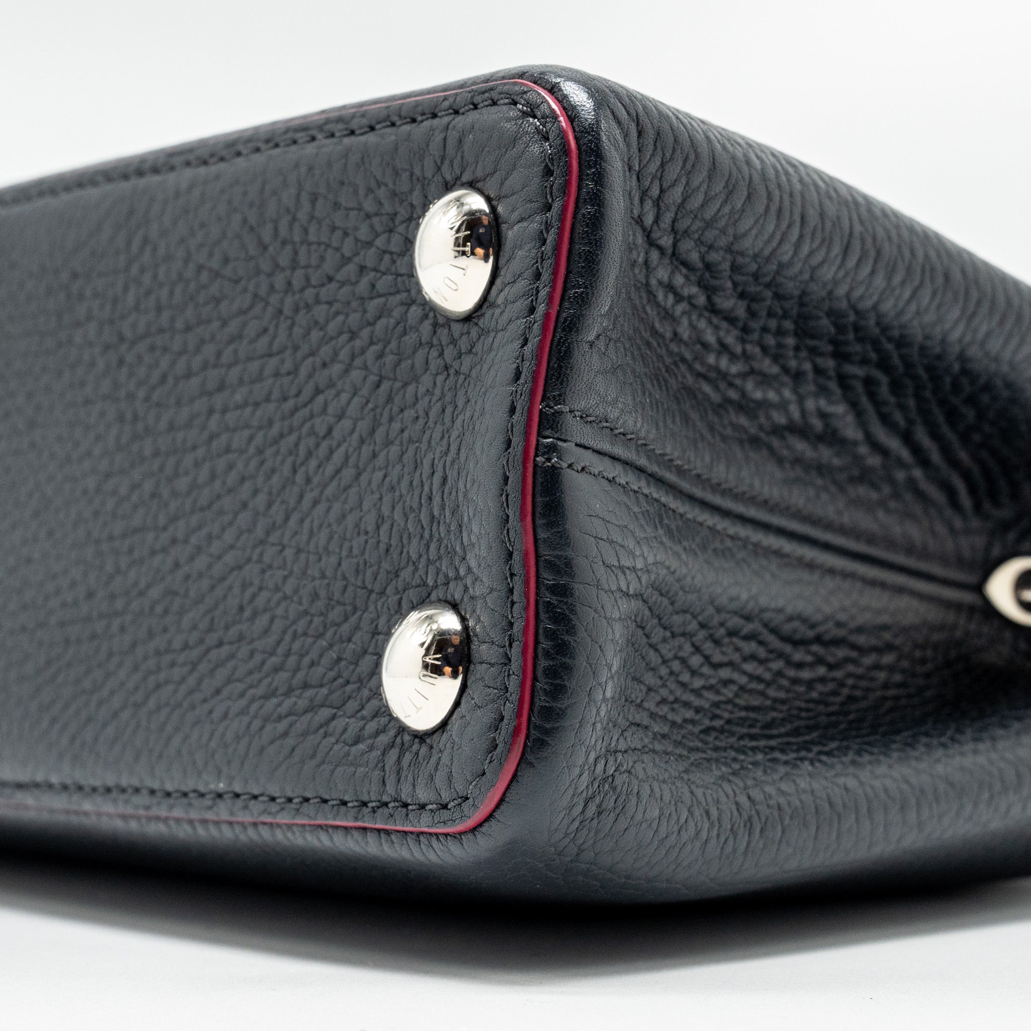 AAA Replica Louis Vuitton LV CAPUCINES BB TAURILLON NAVY SHW