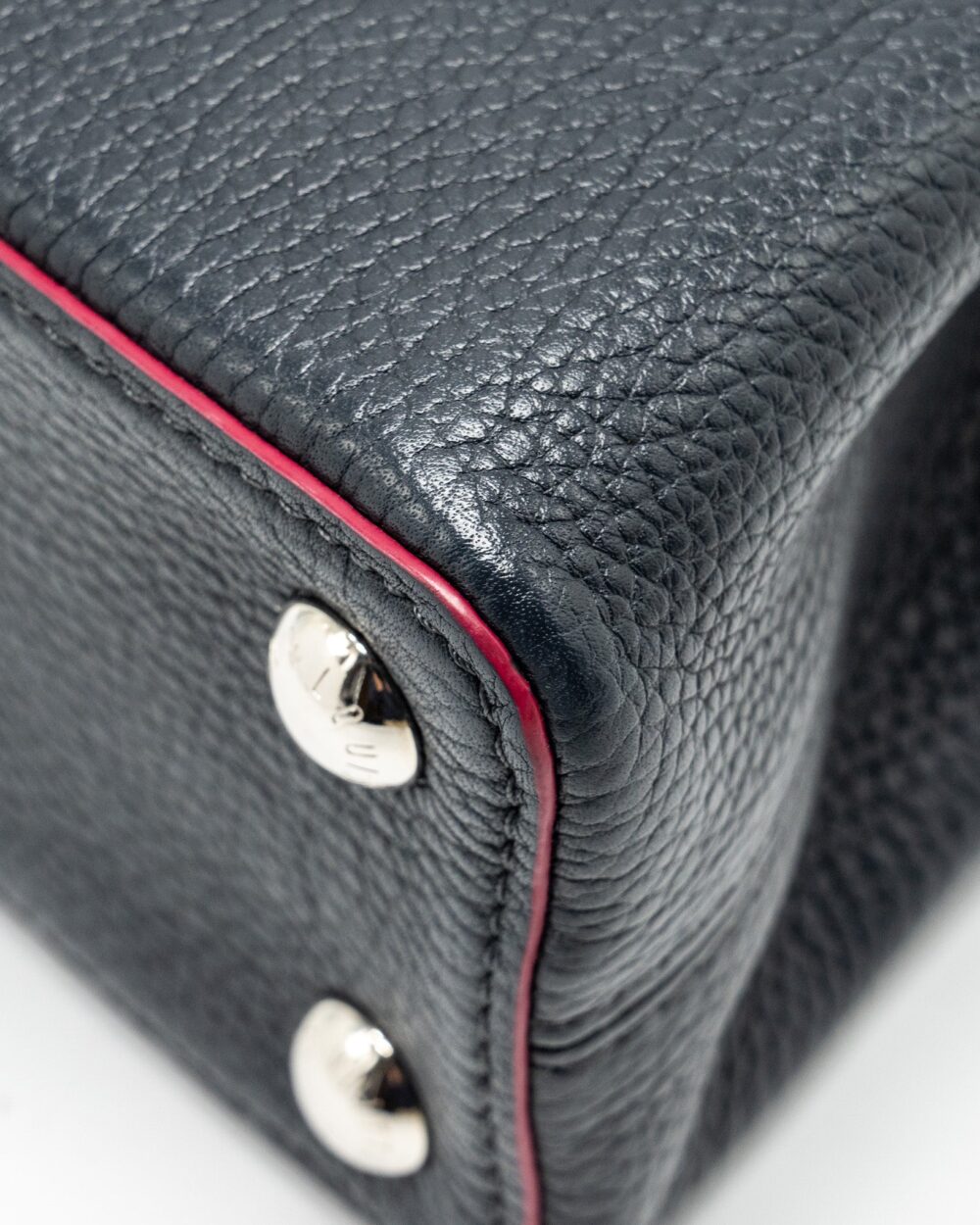 AAA Replica Louis Vuitton LV CAPUCINES BB TAURILLON NAVY SHW