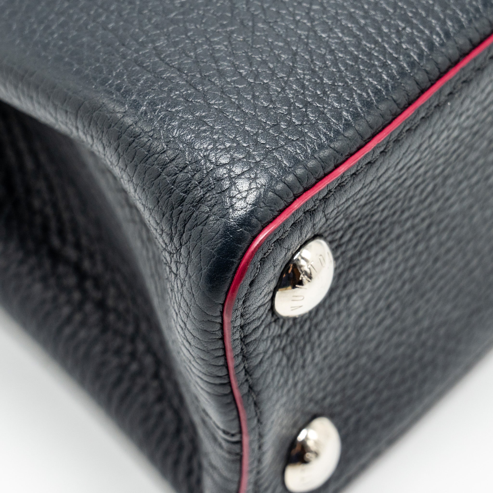 AAA Replica Louis Vuitton LV CAPUCINES BB TAURILLON NAVY SHW