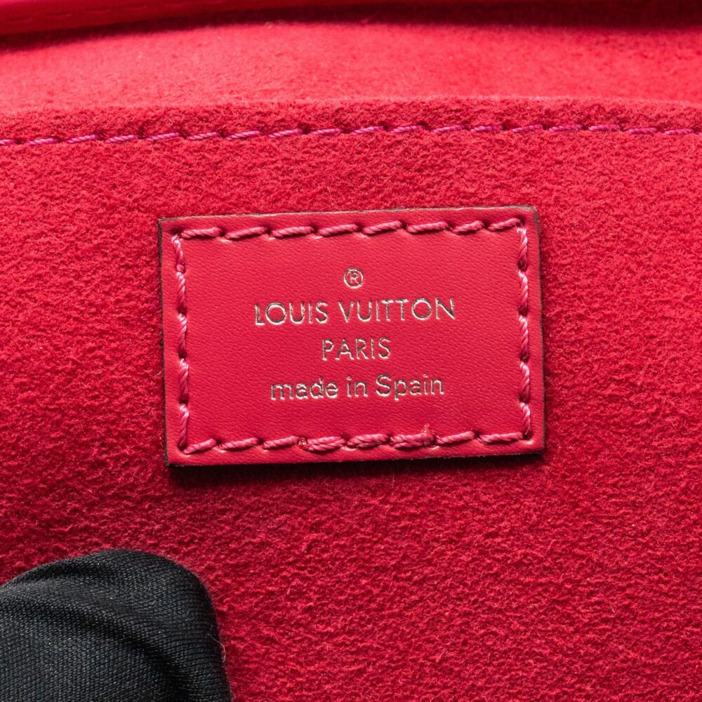 AAA Replica Louis Vuitton LV PETIT SAC PLAT EPI ROSE PONDICHERRY SHW