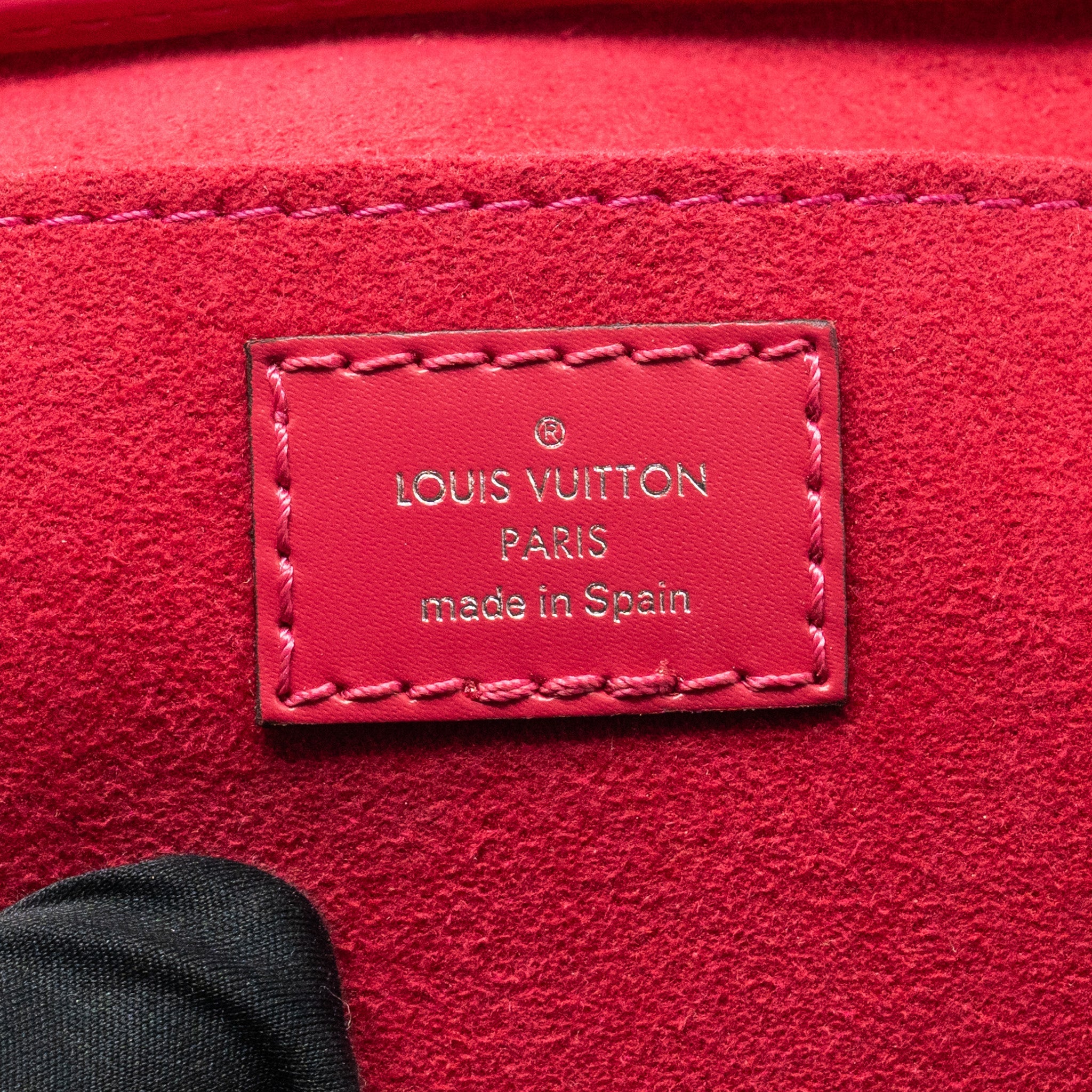 AAA Replica Louis Vuitton LV PETIT SAC PLAT EPI ROSE PONDICHERRY SHW