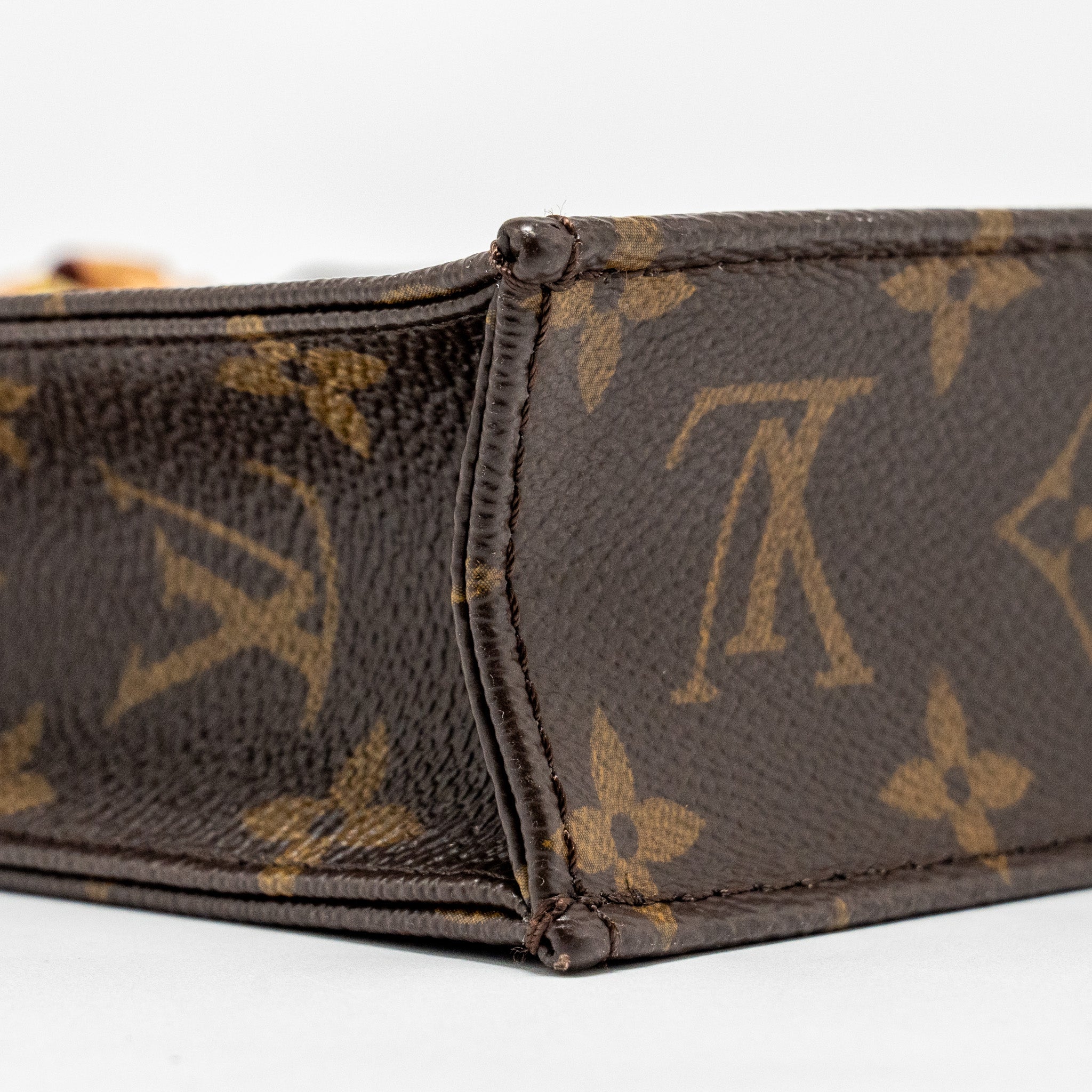 AAA Replica Louis Vuitton LV PETIT SAC PLAT MONOGRAM CANVAS GHW