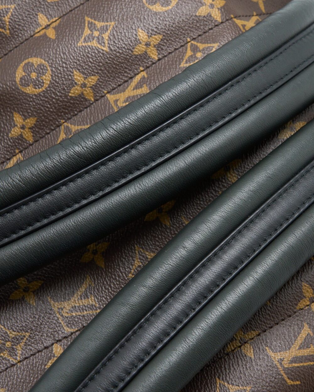 AAA Replica Louis Vuitton LV PALM SPRING BACKPACK MM MONOGRAM CANVAS GHW