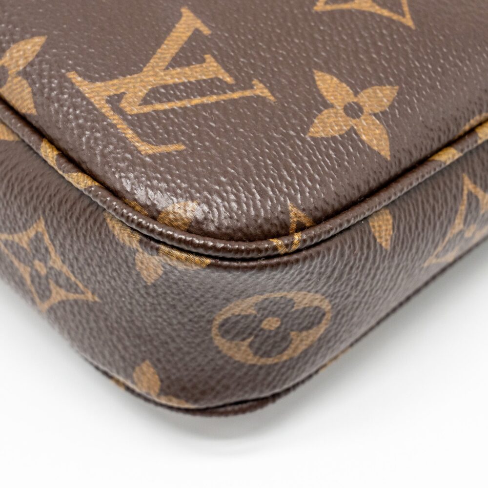AAA Replica Louis Vuitton LV POCHETTE ACCESSORIES MONOGRAM CANVAS GHW