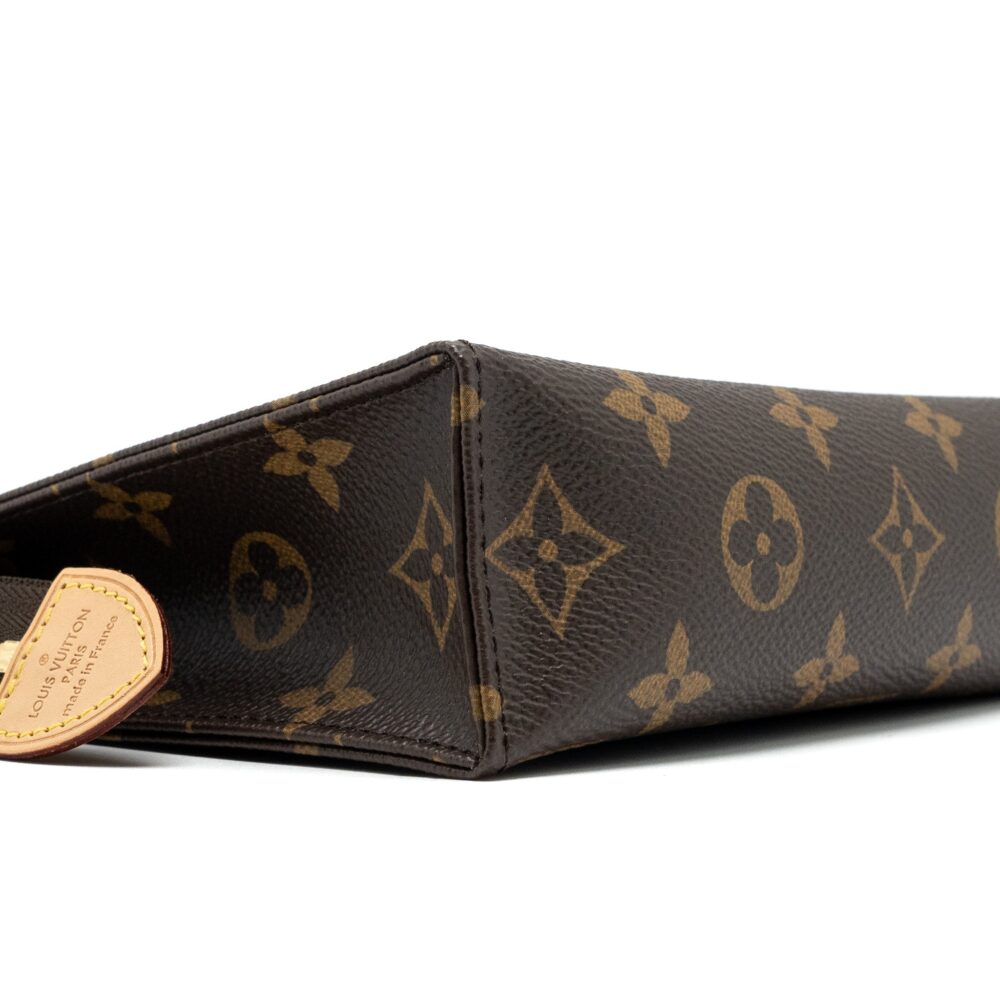 AAA Replica Louis Vuitton LV TOILETRY POCHETTE 19 MONOGRAM CANVAS GHW