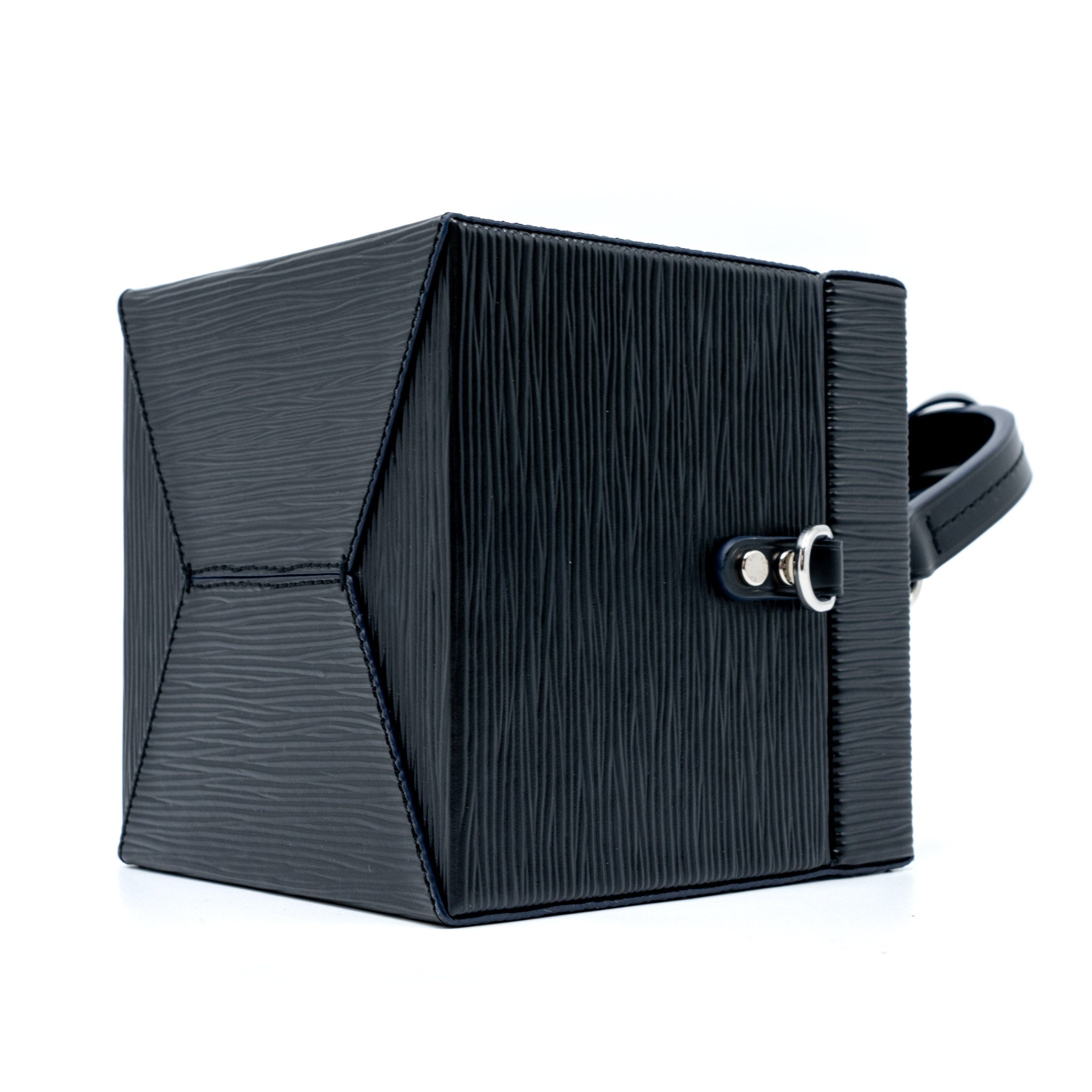 AAA Replica Louis Vuitton LV BLEECKER BOX BAG EPI BLACK SHW
