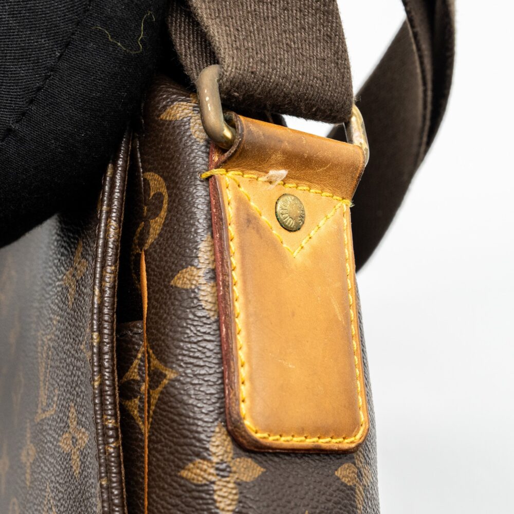 AAA Replica Louis Vuitton LV MEN’S MESSENGER BAG MONOGRAM CANVAS GHW