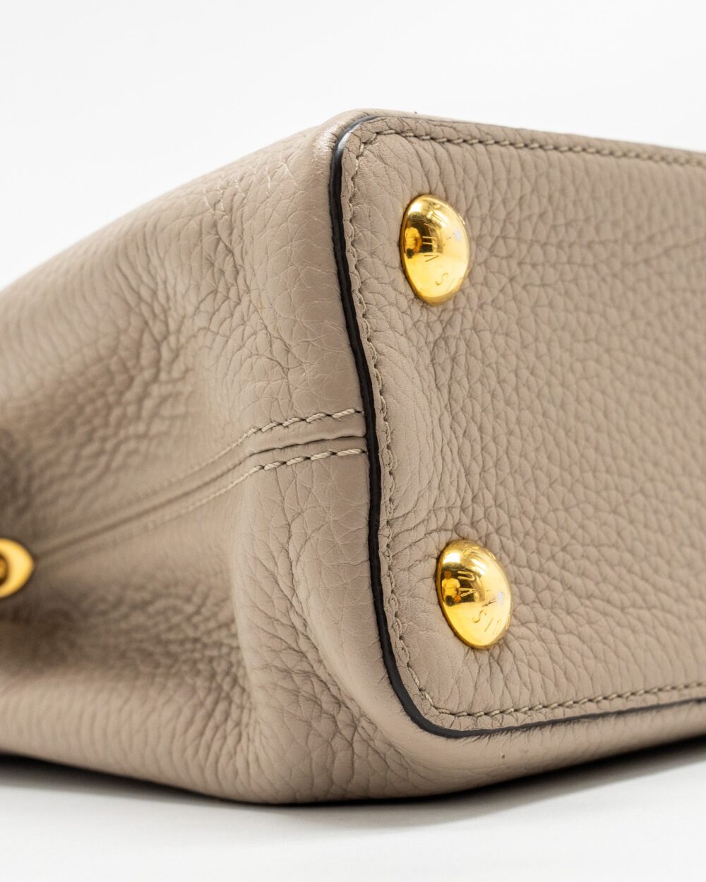 AAA Replica Louis Vuitton LV CAPUCINES BB TAURILLON LIGHT GREY GHW