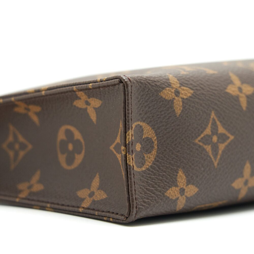 AAA Replica Louis Vuitton LV TOILETRY POUCH SIZE 26 IN MONOGRAM