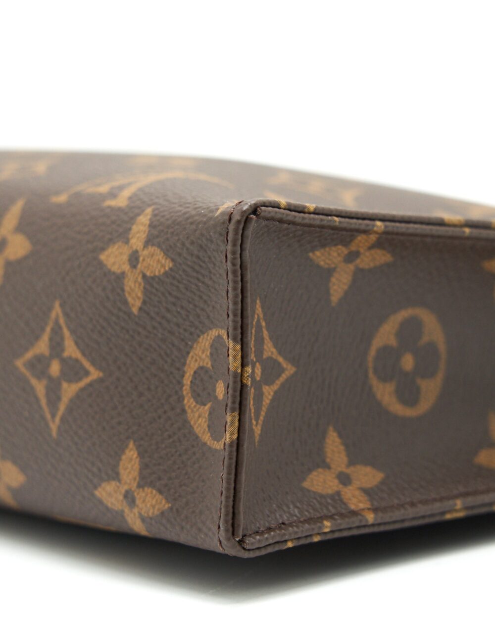 AAA Replica Louis Vuitton LV TOILETRY POUCH SIZE 26 IN MONOGRAM