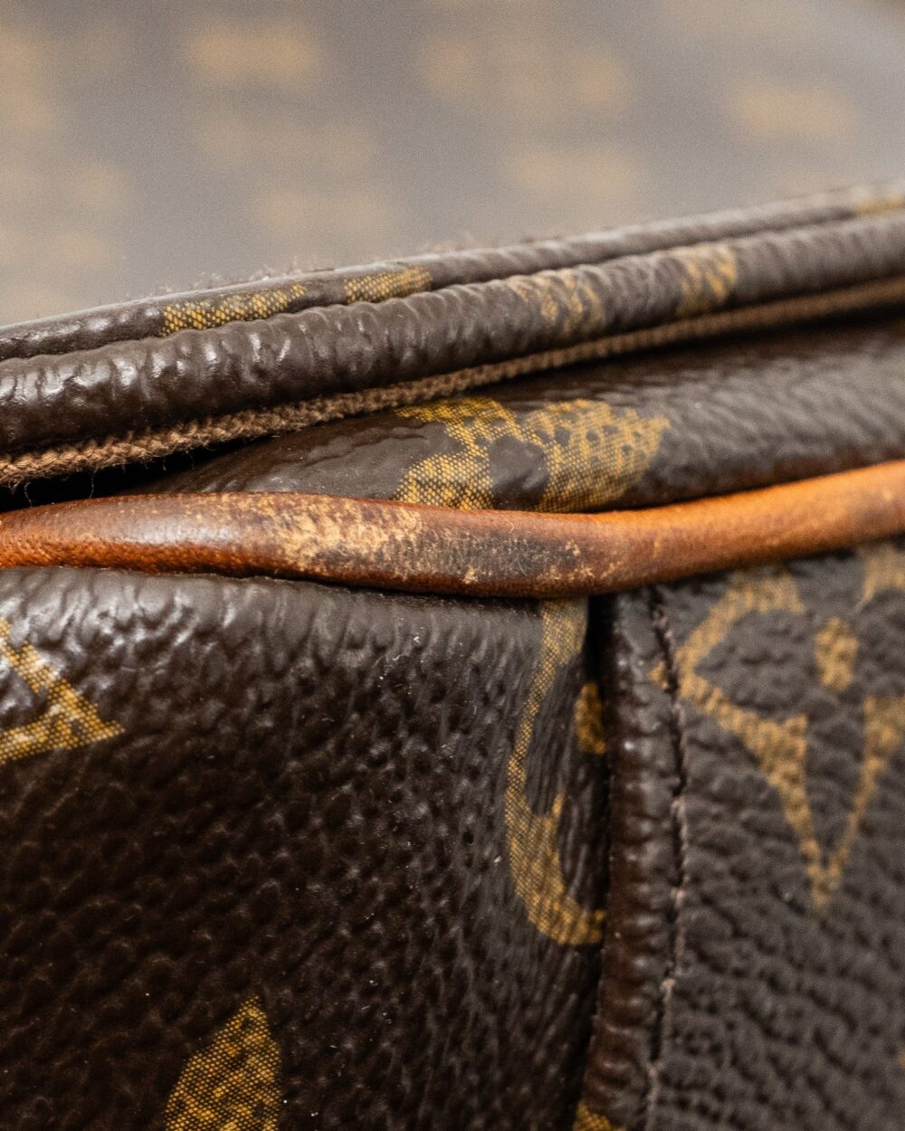 AAA Replica Louis Vuitton LV MEN’S MESSENGER BAG MONOGRAM CANVAS GHW