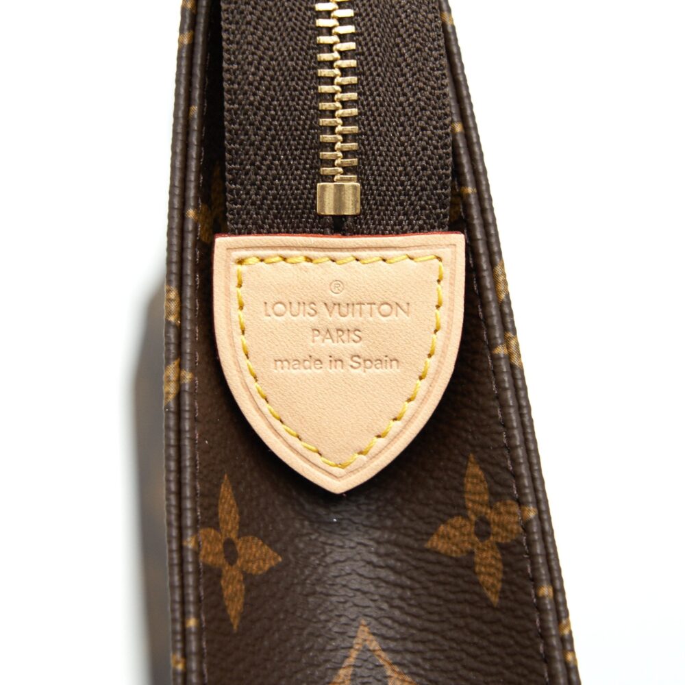 AAA Replica Louis Vuitton LV TOILETRY POCHETTE 26 MONOGRAM CANVAS YEAR2020
