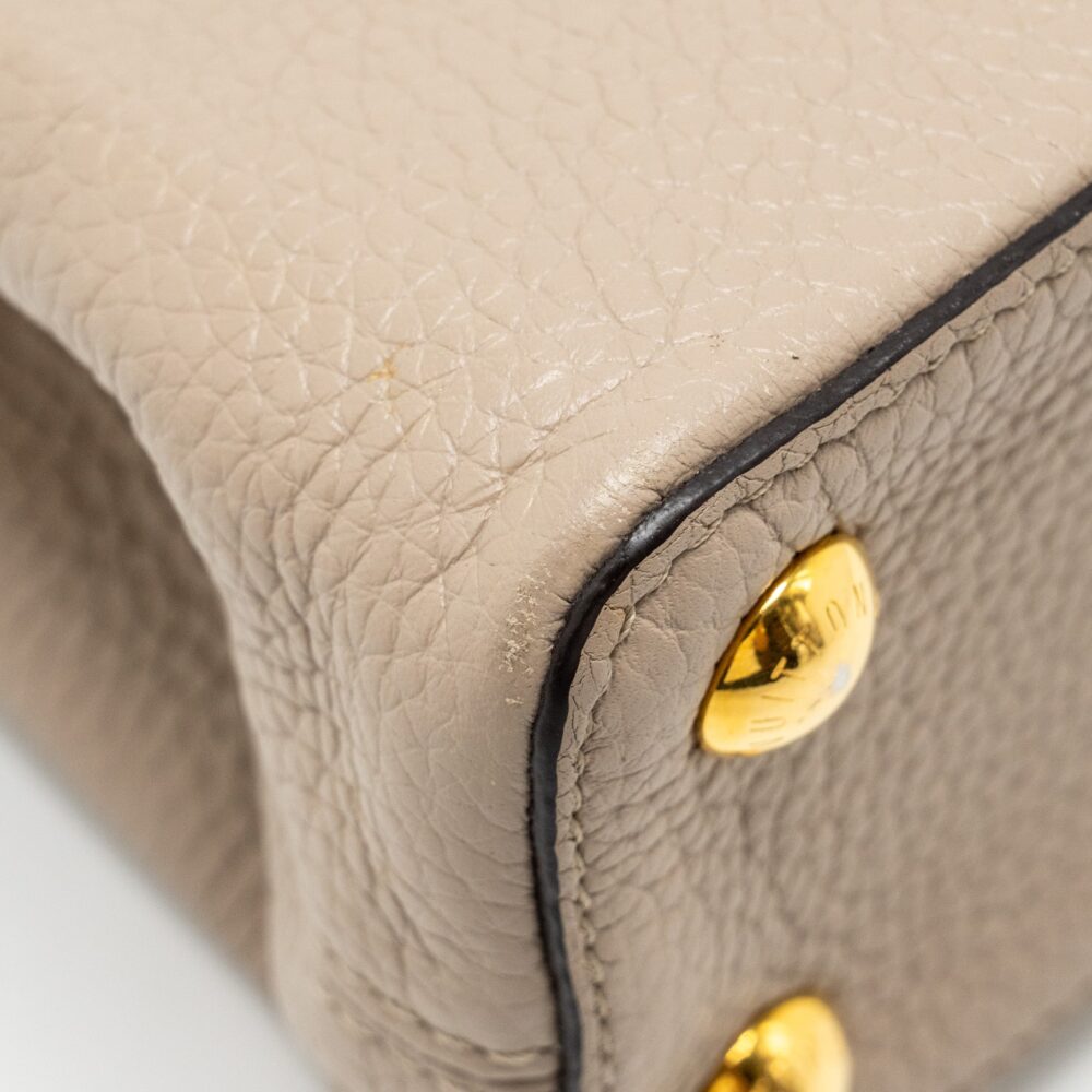 AAA Replica Louis Vuitton LV CAPUCINES BB TAURILLON LIGHT GREY GHW
