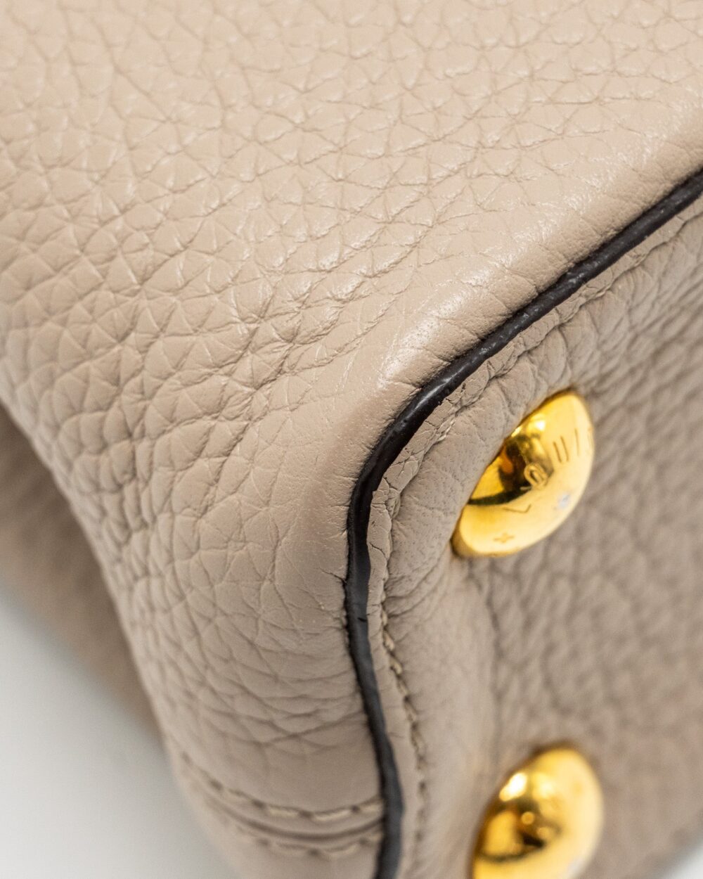 AAA Replica Louis Vuitton LV CAPUCINES BB TAURILLON LIGHT GREY GHW