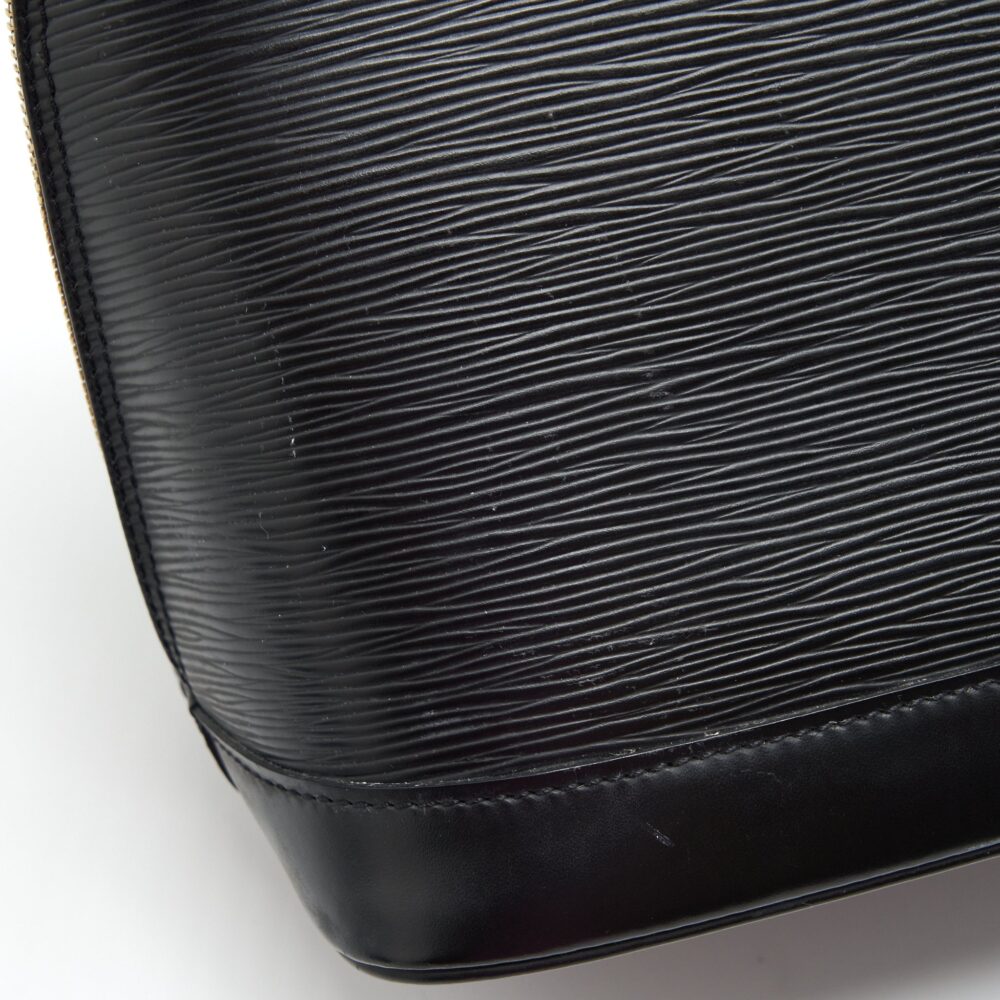 AAA Replica Louis Vuitton LV ALMA BAG EPI BLACK GHW