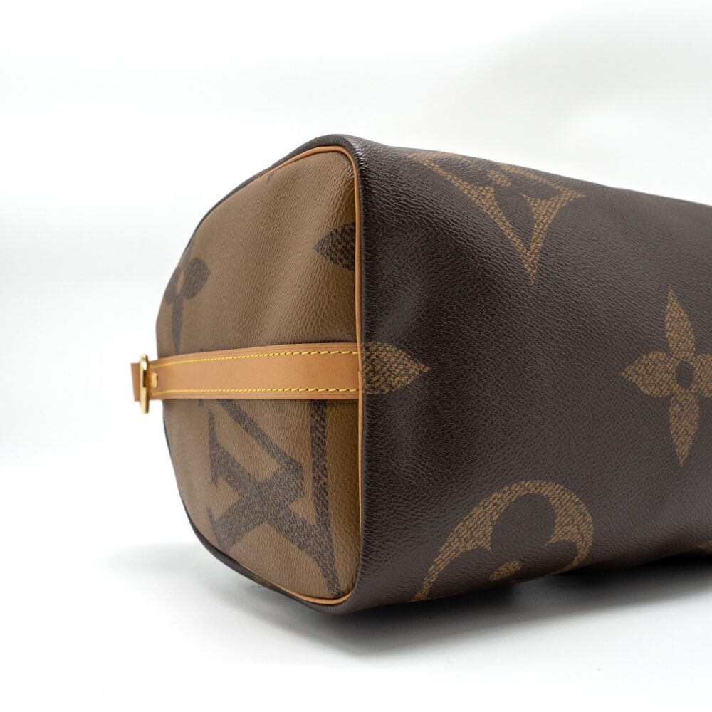 AAA Replica Louis Vuitton LV SPEEDY 30 BANDOULIERE GIANT MONOGRAM REVERSE CANVAS GHW