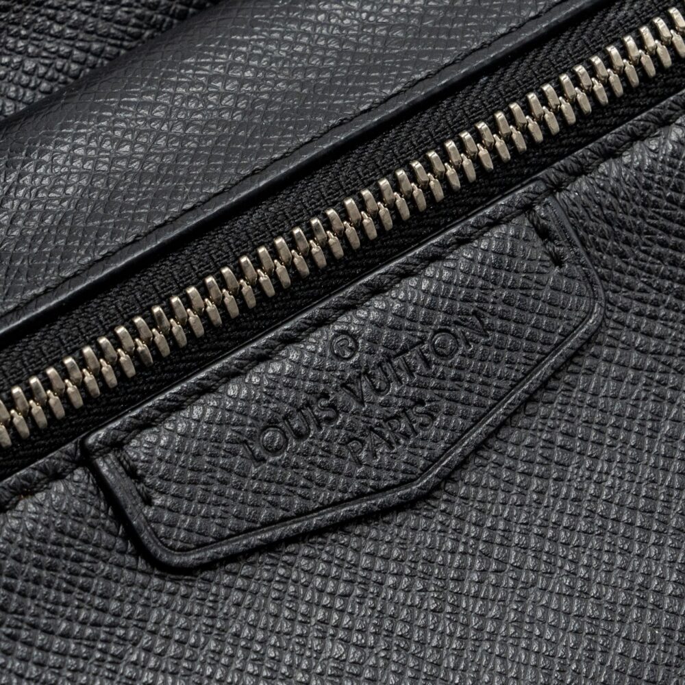 AAA Replica Louis Vuitton LV TAIGA BUM BAG OUTDOOR LEATHER BLACK SHW