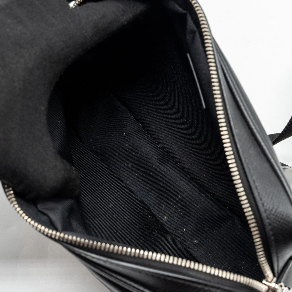 AAA Replica Louis Vuitton LV TAIGA BUM BAG OUTDOOR LEATHER BLACK SHW
