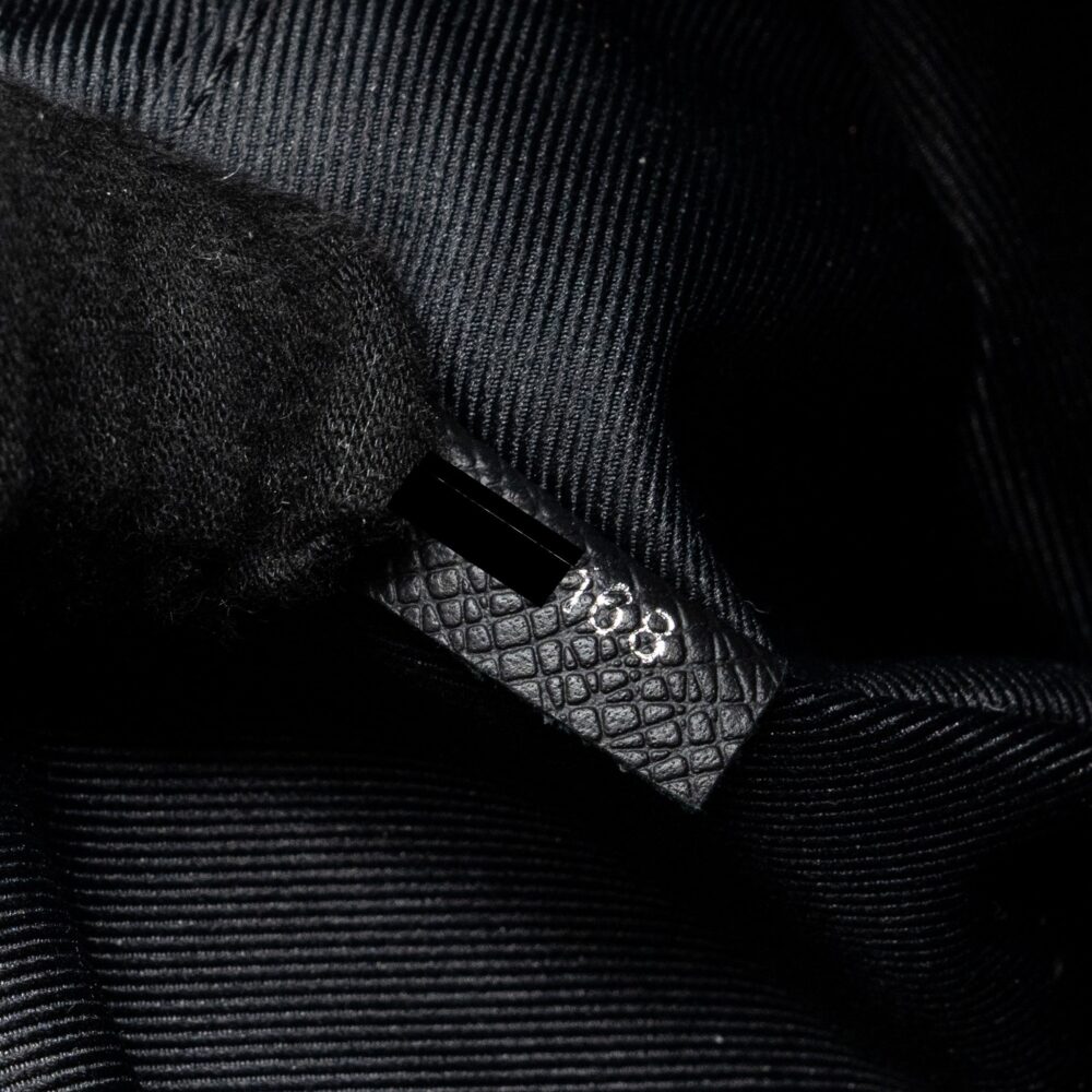 AAA Replica Louis Vuitton LV TAIGA BUM BAG OUTDOOR LEATHER BLACK SHW