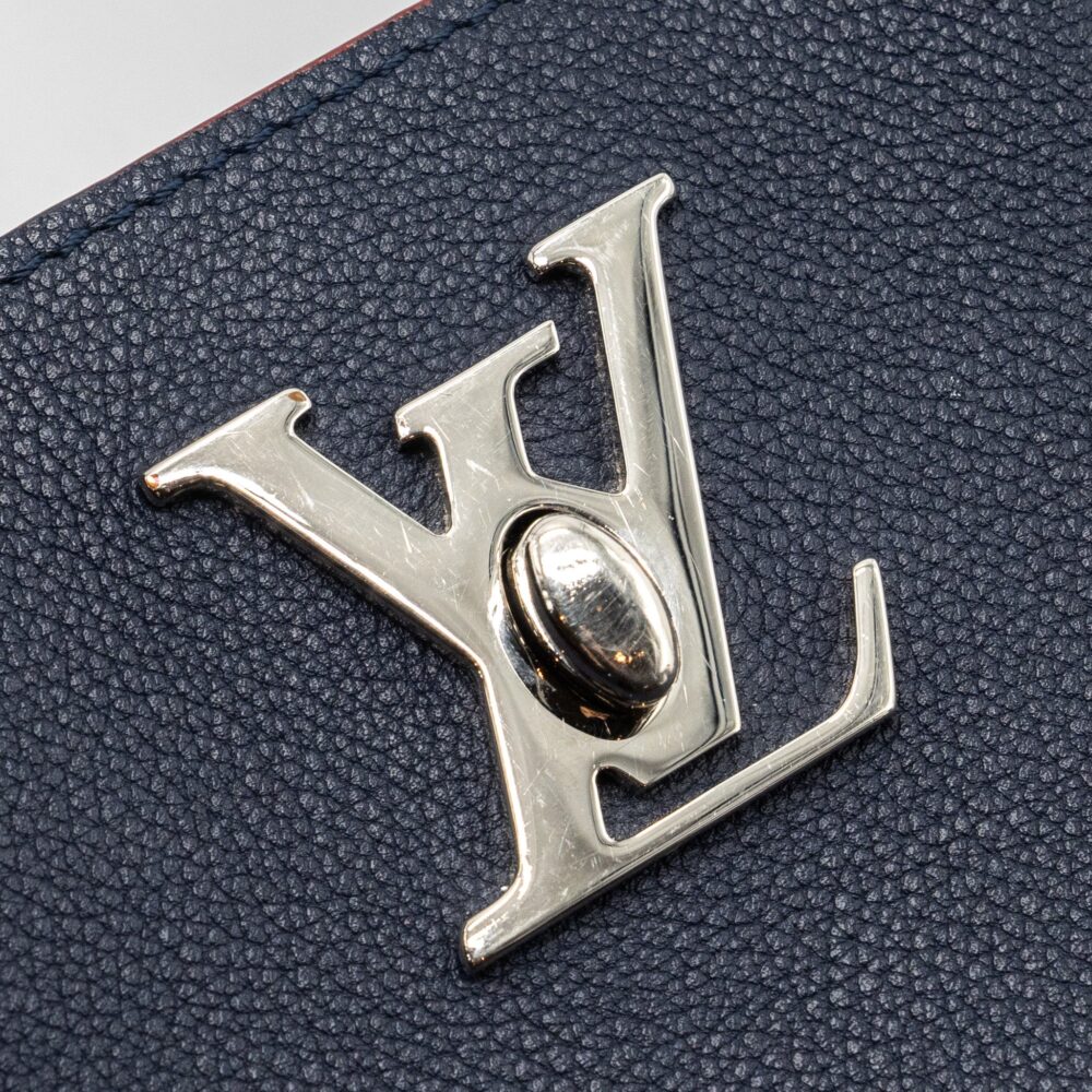 AAA Replica Louis Vuitton LV LOCK ME TOTE BAG CALFSKIN NAVY SHW