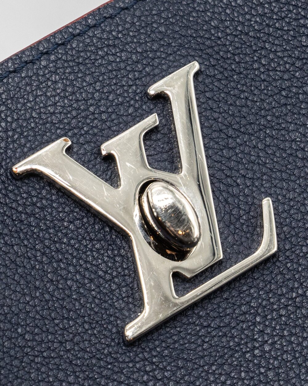 AAA Replica Louis Vuitton LV LOCK ME TOTE BAG CALFSKIN NAVY SHW