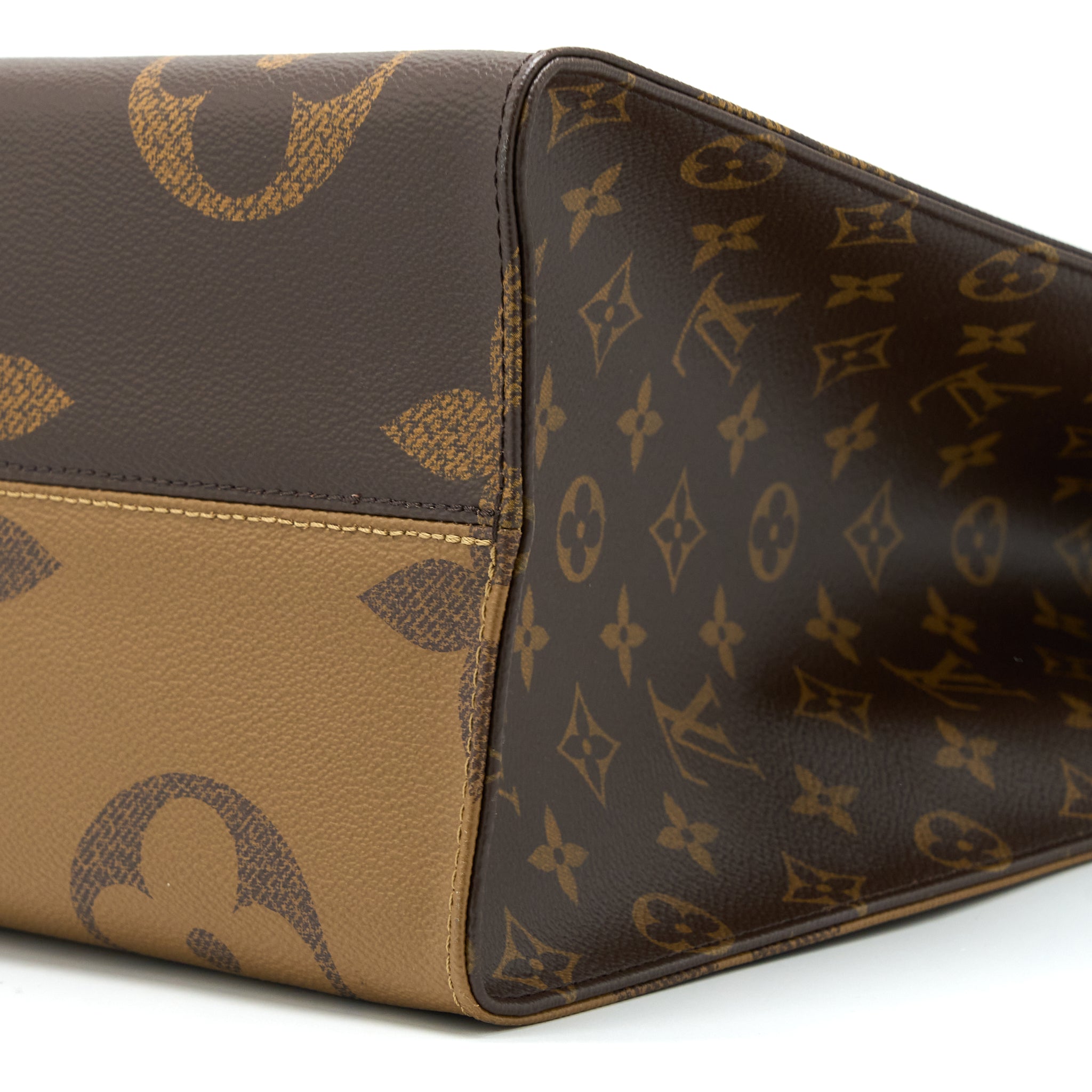 AAA Replica Louis Vuitton LV ON THE GO GM MONOGRAM REVERSE CANVAS GHW