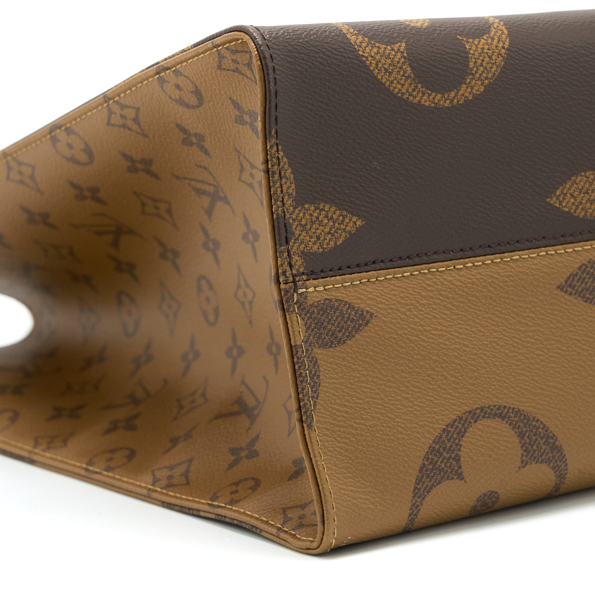 AAA Replica Louis Vuitton LV ON THE GO GM MONOGRAM REVERSE CANVAS GHW