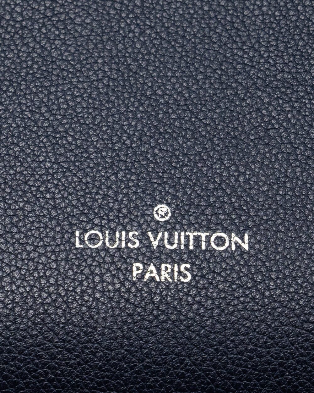 AAA Replica Louis Vuitton LV LOCK ME TOTE BAG CALFSKIN NAVY SHW