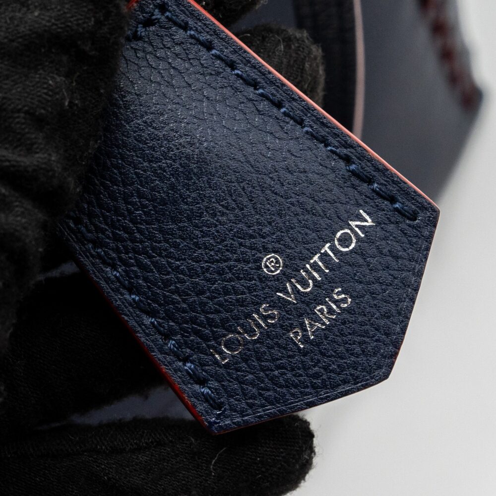 AAA Replica Louis Vuitton LV LOCK ME TOTE BAG CALFSKIN NAVY SHW