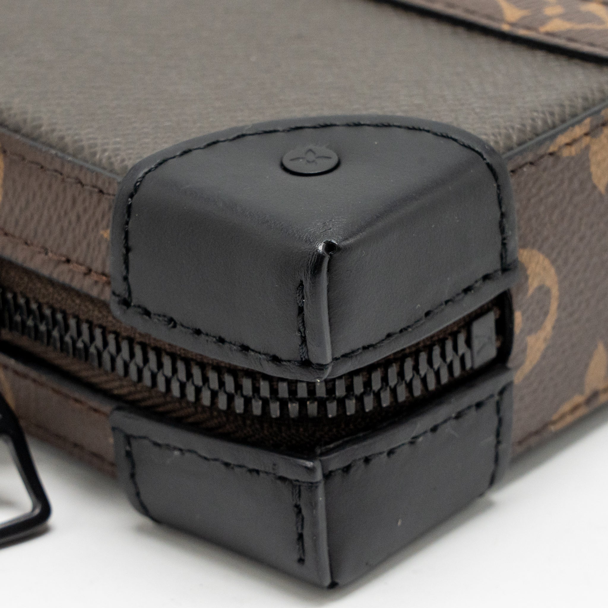 AAA Replica Louis Vuitton LV SOFT TRUNK WALLET TAIGA / MONOGRAM CANVAS KHAKI GREEN BLACK HARDWARE