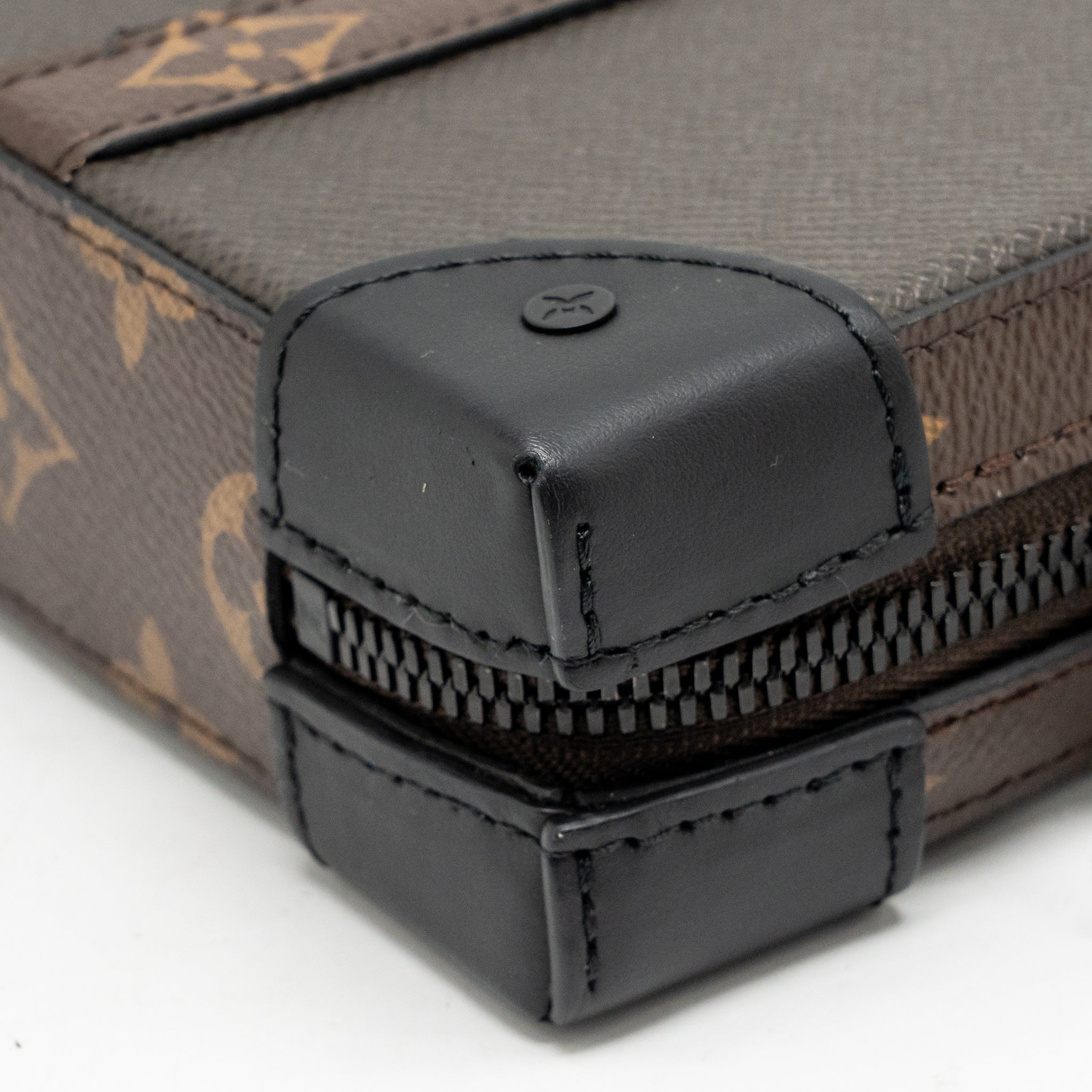 AAA Replica Louis Vuitton LV SOFT TRUNK WALLET TAIGA / MONOGRAM CANVAS KHAKI GREEN BLACK HARDWARE