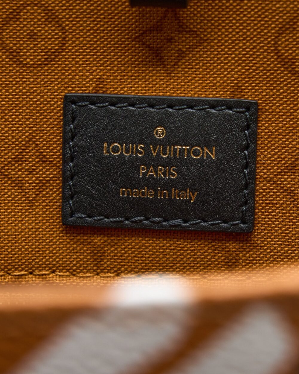 AAA Replica Louis Vuitton LV CRAFTY ONTHEGO GM MONOGRAM GIANT CANVAS MULTICOLOUR GHW