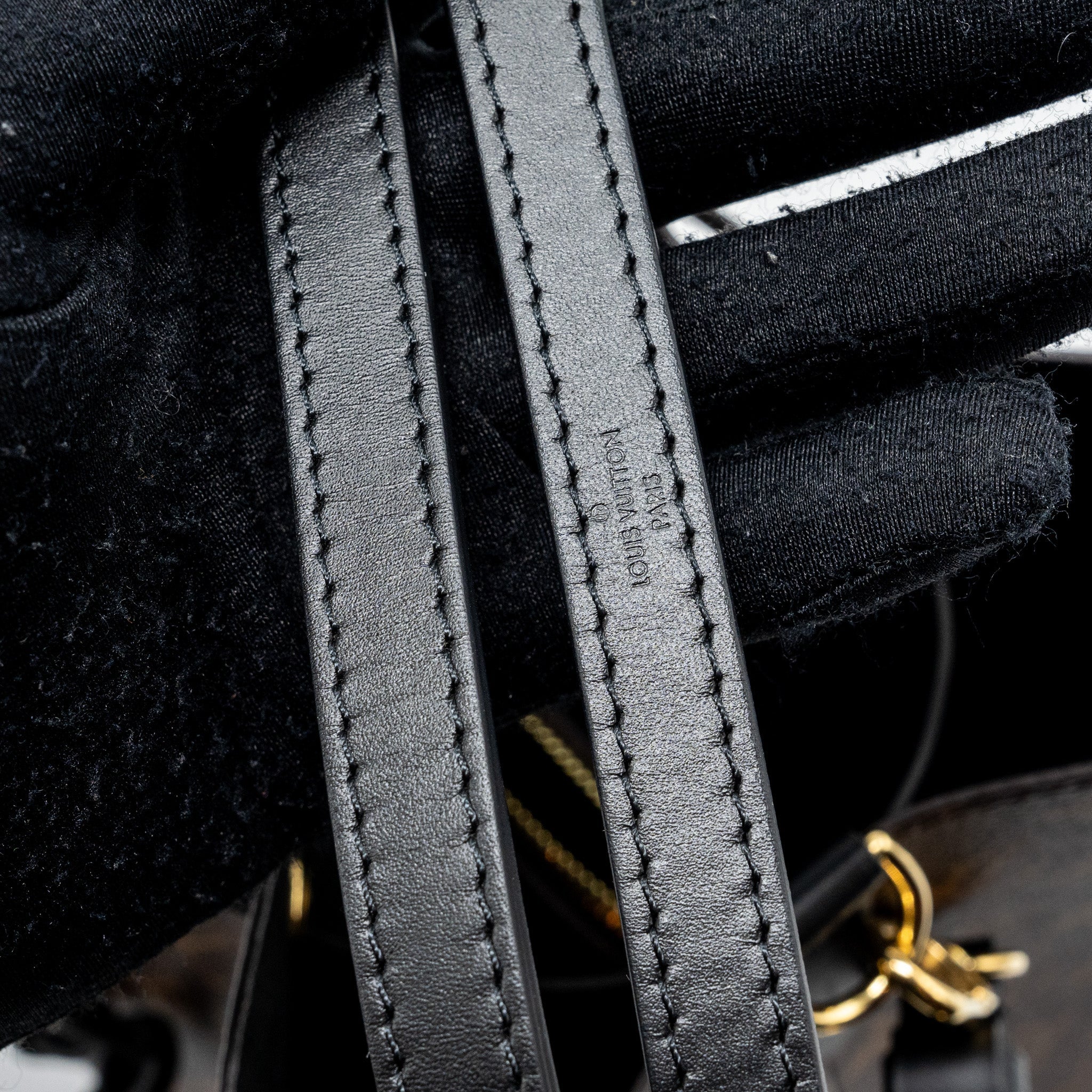 AAA Replica Louis Vuitton LV NEONOE MONOGRAM CANVAS BLACK GHW (NEW VERSION)