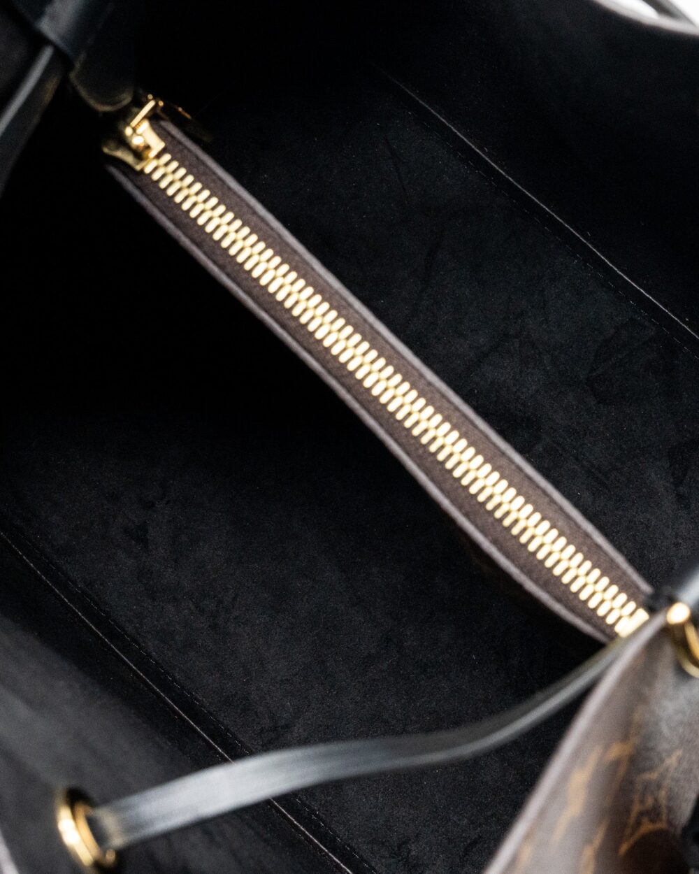 AAA Replica Louis Vuitton LV NEONOE MONOGRAM CANVAS BLACK GHW (NEW VERSION)