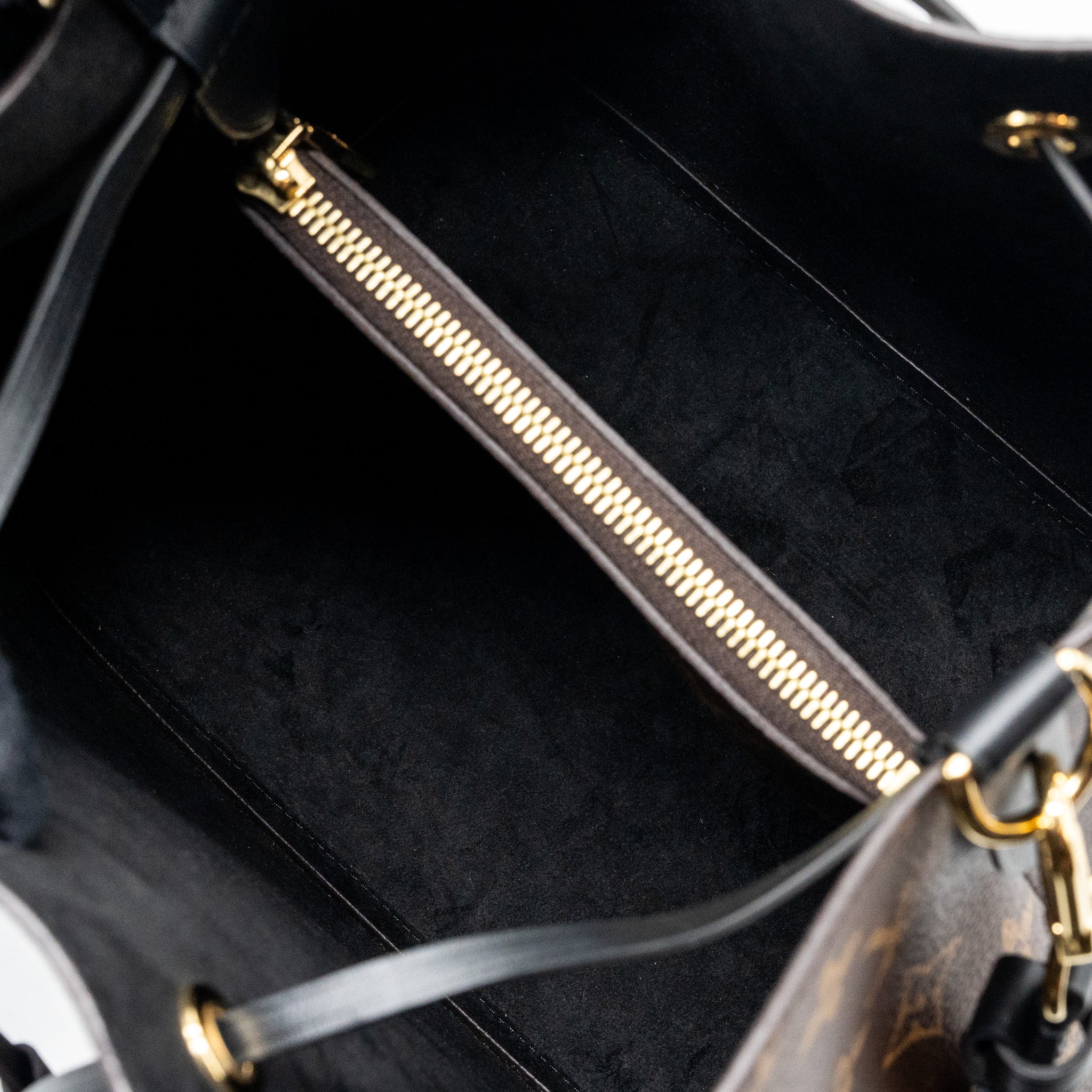 AAA Replica Louis Vuitton LV NEONOE MONOGRAM CANVAS BLACK GHW (NEW VERSION)