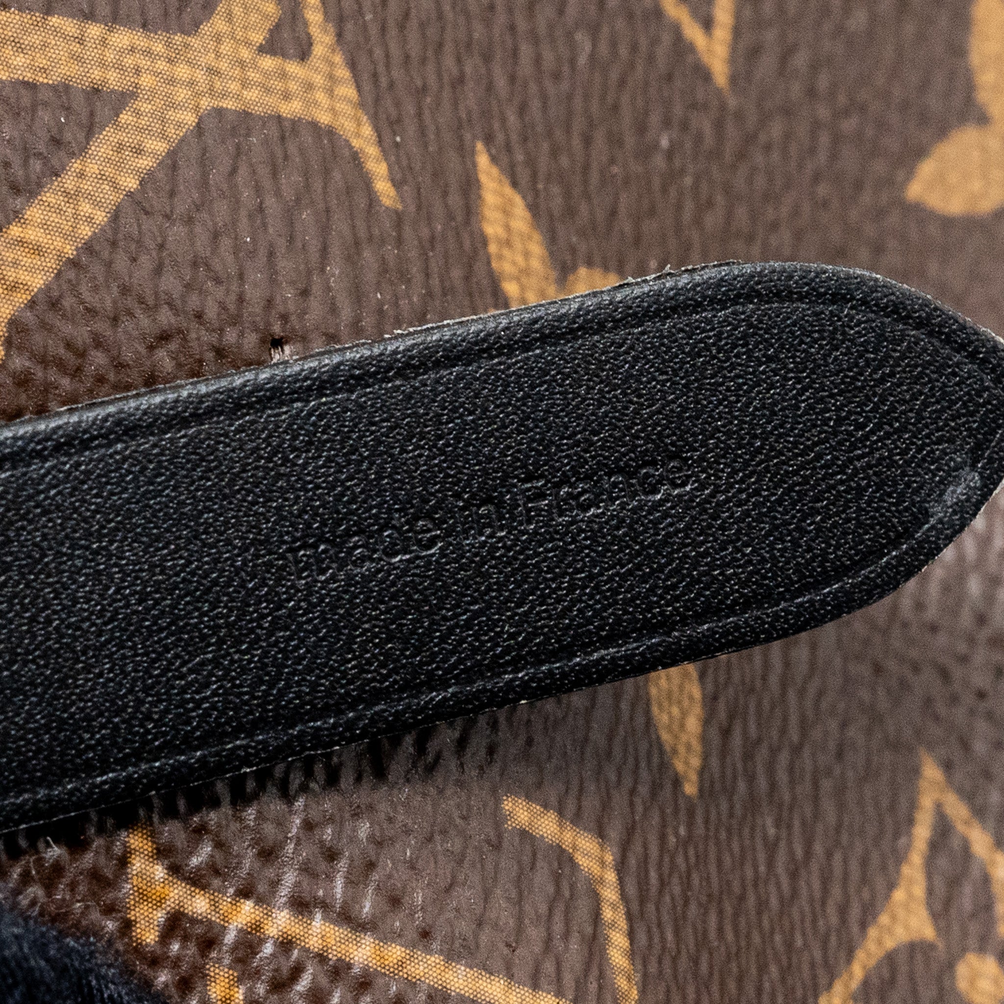 AAA Replica Louis Vuitton LV NEONOE MONOGRAM CANVAS BLACK GHW (NEW VERSION)