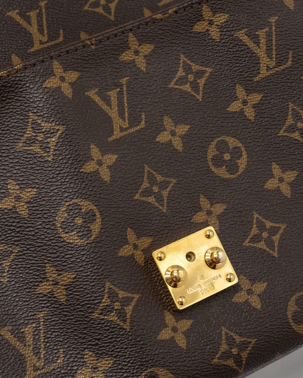 AAA Replica Louis Vuitton LV POCHETTE MÉTIS MONOGRAM CANVAS GHW